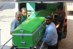 Okul servisi ile motosiklet &ccedil;arpıştı: 2 &ouml;l&uuml;