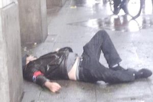 Nazi bandı takınca feci dayak yedi