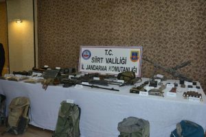 Siirt'te ter&ouml;r &ouml;rg&uuml;t&uuml;ne b&uuml;y&uuml;k darbe