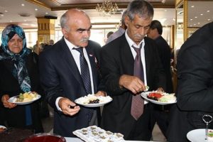 Valilikte rezalet! Protokole garson hizmeti, gazilere self servis