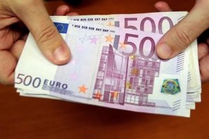 İsvi&ccedil;re'de tuvalette sifon &ccedil;ekilmiş binlerce euro bulundu!