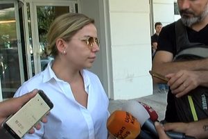 İrem Derici'nin yakınları ve dostları hastaneye akın etti
