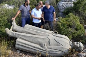 Atat&uuml;rk heykelini ormana atanlar yakalandı