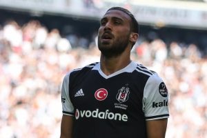 Cenk Tosun, Fenerbah&ccedil;e karşısında ilk peşinde