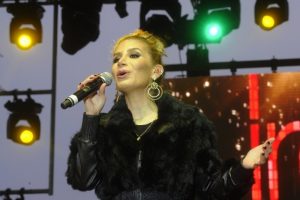 İrem Derici'den iyi haber!