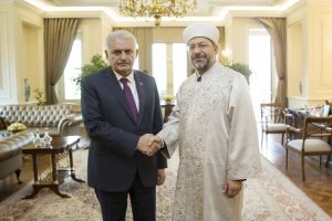 Başbakan yeni Diyanet İşleri Başkanıyla g&ouml;r&uuml;şt&uuml;