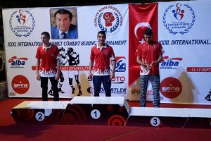 Bursa B&uuml;y&uuml;kşehir'li boks&ouml;rlerden iki altın madalya
