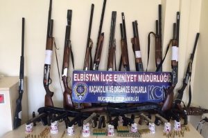 Ka&ccedil;ak silah operasyonu: 26 g&ouml;zaltı