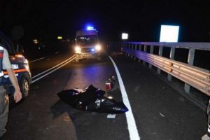 Bursa'da iki kişinin &uuml;zerinden kamyonet ge&ccedil;ti: 2 &ouml;l&uuml;