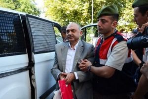 Eski il emniyet m&uuml;d&uuml;r&uuml; serbest bırakıldı