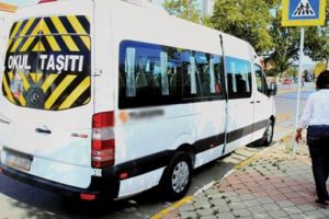 Bursa'da polisten &ouml;ğrencilere uyarı: "Serviste şaka olmaz"
