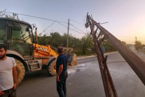 Hafriyat kamyonu ortalığı savaş alanına &ccedil;evirdi