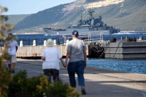 Her g&uuml;n bir Rus gemisi Akdeniz'e iniyor