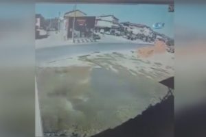 Bursa'da kamyonet ile motosiklet &ccedil;arpıştı!