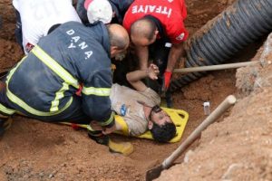 Adana'da inşaatta g&ouml;&ccedil;&uuml;k: 2 iş&ccedil;i yaralı