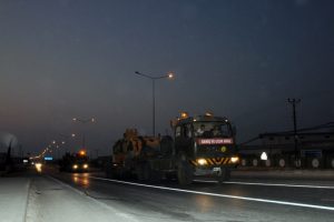 Suriye sınırına zırhlı ara&ccedil; sevkiyatı devam ediyor