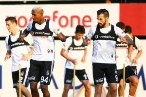 Beşiktaş'ta derbi hazırlıkları s&uuml;r&uuml;yor