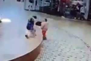 Camın altında kalmaktan saniyelerle kurtuldular