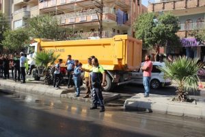 Hafriyat kamyonu faciası: 1 &ouml;l&uuml;, 2 yaralı