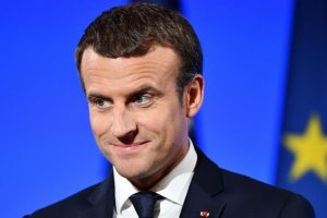 Macron tartışmalı &Ccedil;alışma Yasası Reformu'nu onayladı