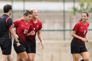 Kadın milliler Bulgaristan'ı rahat ge&ccedil;ti
