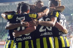 Fenerbah&ccedil;e'nin yıldızlarından taraftara &ccedil;ağrı