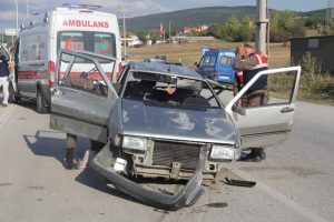Bolu'da trafik kazası: 3 yaralı
