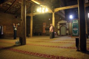 8,5 asırlık ahşap &ccedil;ivisiz cami ve ilgin&ccedil; hikayesi