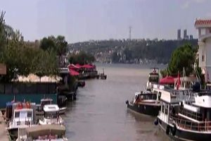 İstanbul Boğazı &ccedil;amurla kaplandı