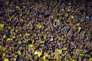 Fenerbah&ccedil;e trib&uuml;n&uuml;nde kavga &ccedil;ıktı