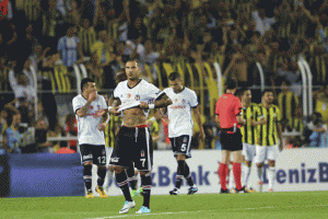 Quaresma takımını yarı yolda bıraktı
