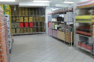 'T&uuml;rkiye sınırı kapatır korkusu y&uuml;z&uuml;nden halk erzak depoluyor!'