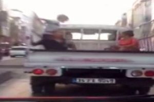 İstanbul'da tehlikeli yolculuk kamerada