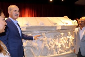 Herakles Lahdi ziyarete a&ccedil;ıldı