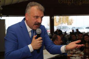 "Ha&ccedil;lıların ve Siyonizmin sahnelediği oyunda piyon olmayın"