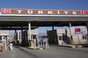 Habur Sınır Kapısı'nda kontroll&uuml; ge&ccedil;iş başladı
