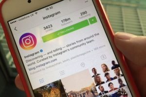 Instagram'a 'seni takip ediyor' butonu geliyor