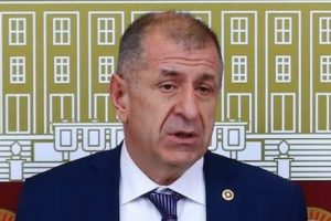 &Uuml;mit &Ouml;zdağ: "AKP'yi kandıranların arasına Barzani'de katıldı"