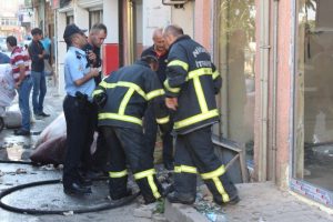 Yorgancı deposunda yangın &ccedil;ıktı