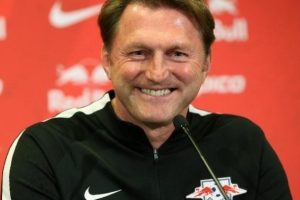 Ralph Hasenh&uuml;ttl'den Beşiktaş s&ouml;zleri