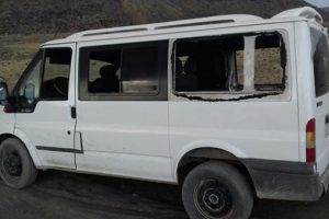Ağrı'da teröristler minibüse ateş açtı: 3 ölü, 7 yaralı
