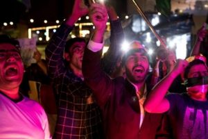 Erbil'de sonuçlar açıklanmadan kutlama başladı