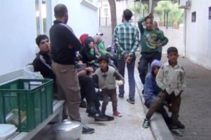 Ayvalık'ta 52 Suriyeli g&ouml;&ccedil;men yakalandı