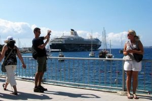 Kruvaziyerle turist getiren işletmelere yolcu başına 30 dolar teşvik