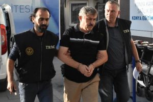 Şirket y&ouml;neticilerine 'ByLock' operasyonu: 11 g&ouml;zaltı