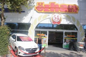 Bursa'da &Ouml;zhan'ın otomobil kampanyasının talihlisi belli oldu