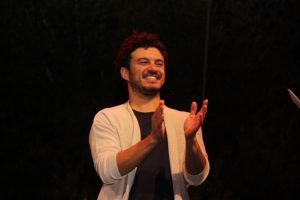 Buray oyunculuğa yeşil ışık yaktı