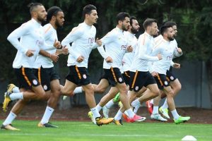 Galatasaray, Karab&uuml;kspor ma&ccedil;ı hazırlıklarını s&uuml;rd&uuml;r&uuml;yor