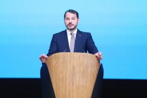 Bakan Albayrak'tan '&ccedil;evre dostu lise' m&uuml;jdesi