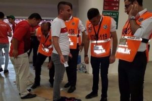 Antalyaspor taraftarından 'ayakkabı' isyanı